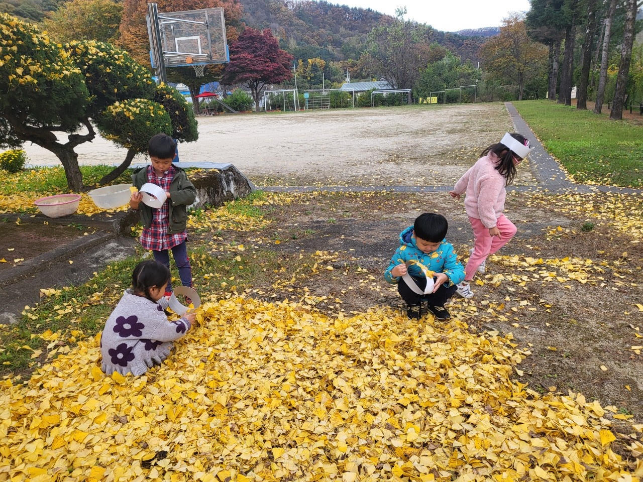 가을나뭇잎 왕관꾸미기 (10월29일) 사진